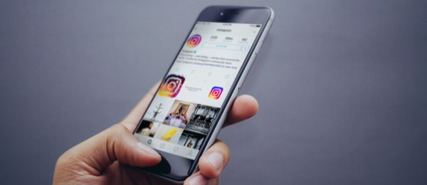 Telefonul iti merge greu sau se blocheaza?